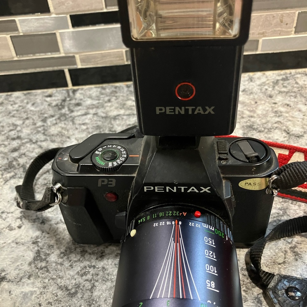 Pentax P3 35mm SLR Film Camera - With Lens Parts Only - Picture 2 of 5